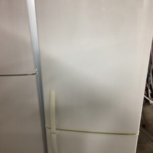 Kelvinator 400L Fridge/Freezer